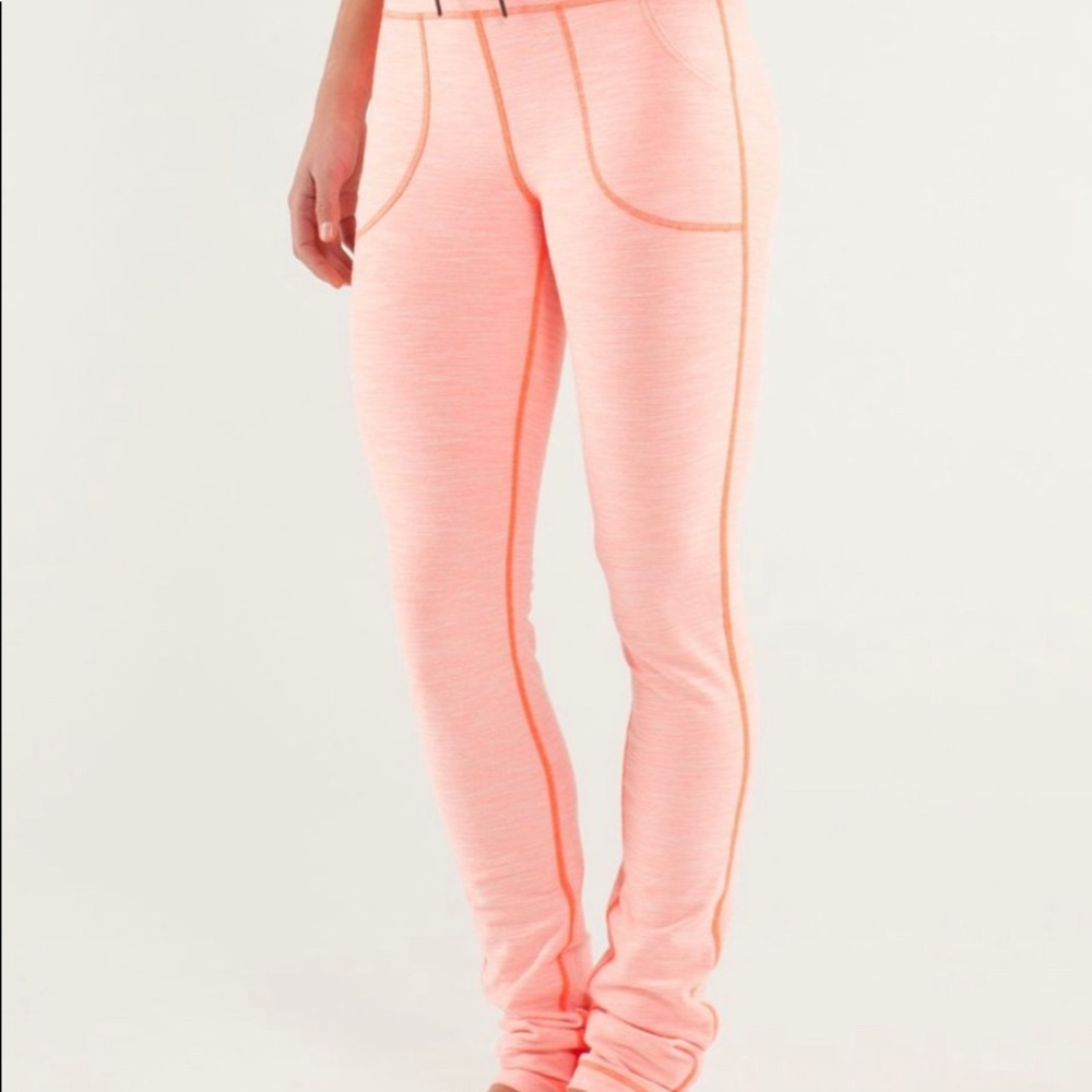 Lululemon bootleg legging with pockets